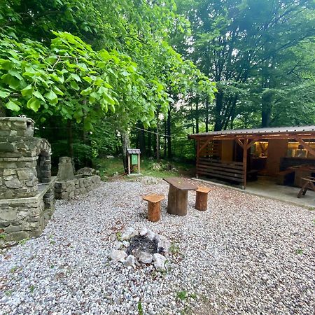 ホテル Glamping Krn コバリード エクステリア 写真