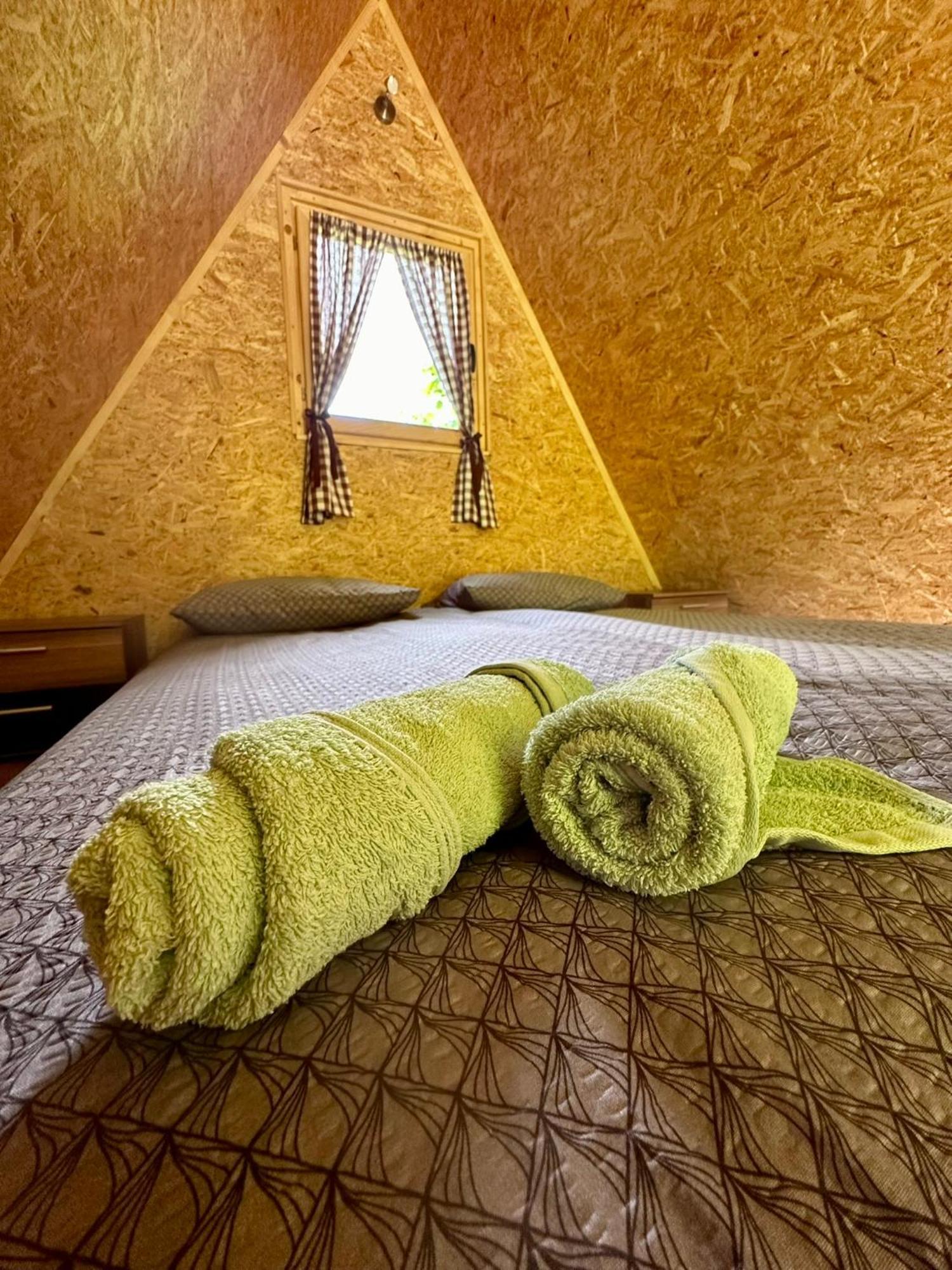 ホテル Glamping Krn コバリード エクステリア 写真