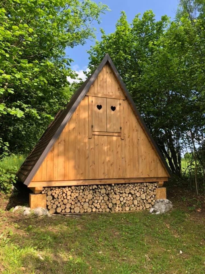 ホテル Glamping Krn コバリード エクステリア 写真