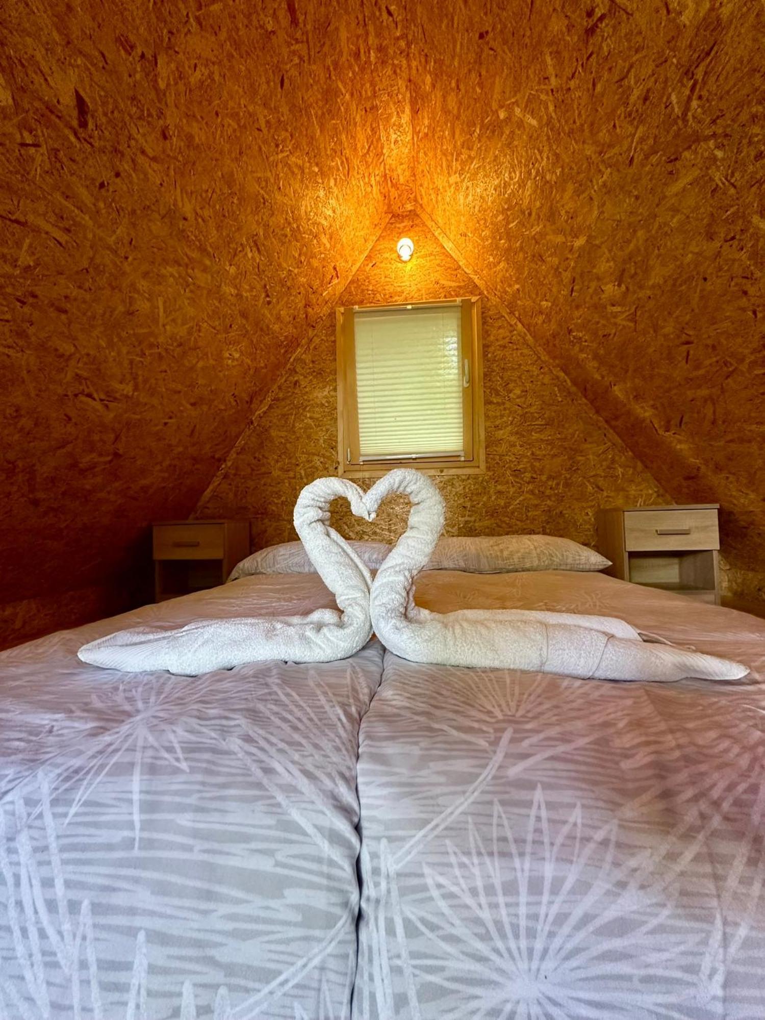 ホテル Glamping Krn コバリード エクステリア 写真