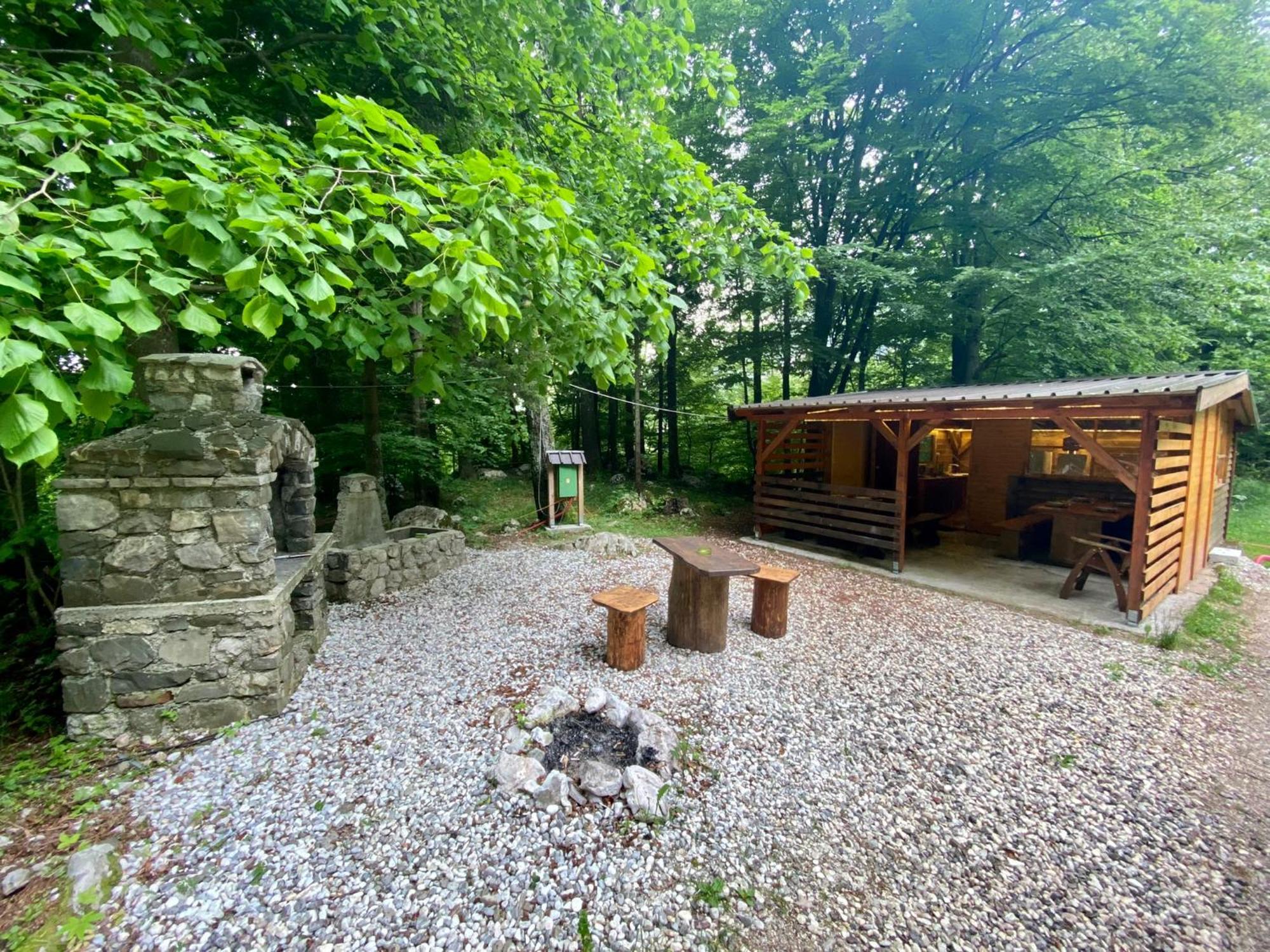 ホテル Glamping Krn コバリード エクステリア 写真